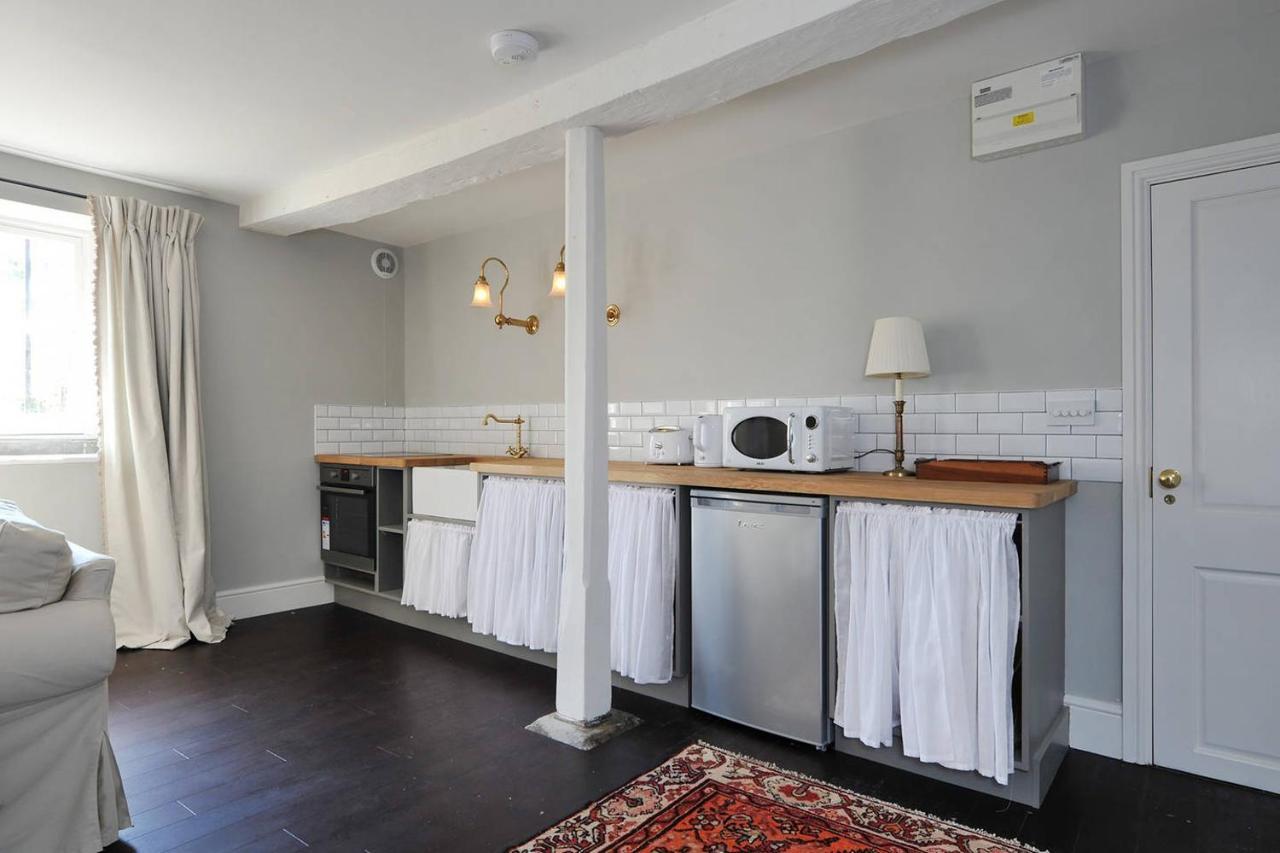 Central Luxury Bath Garden Apartment Free Parking 외부 사진